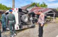 Laka Lantas Tunggal di Samatiga, Minibus Tabrak Dua Warung Warga