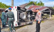 Laka Lantas Tunggal di Samatiga, Minibus Tabrak Dua Warung Warga